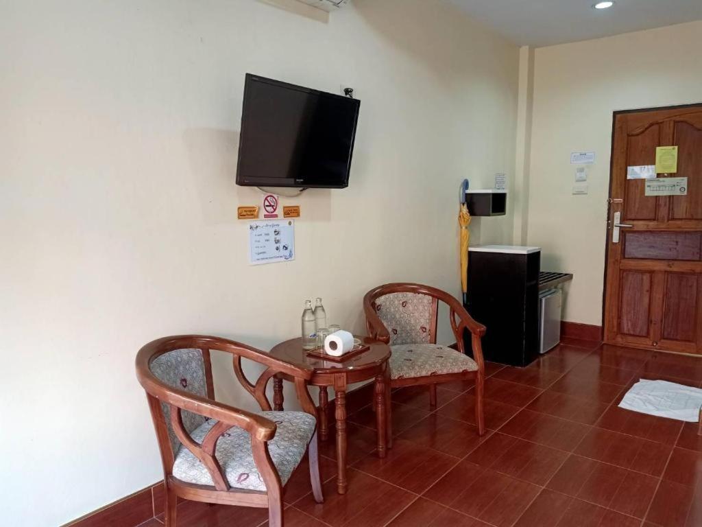 V.Hotel & Resort Hat Yai Esterno foto